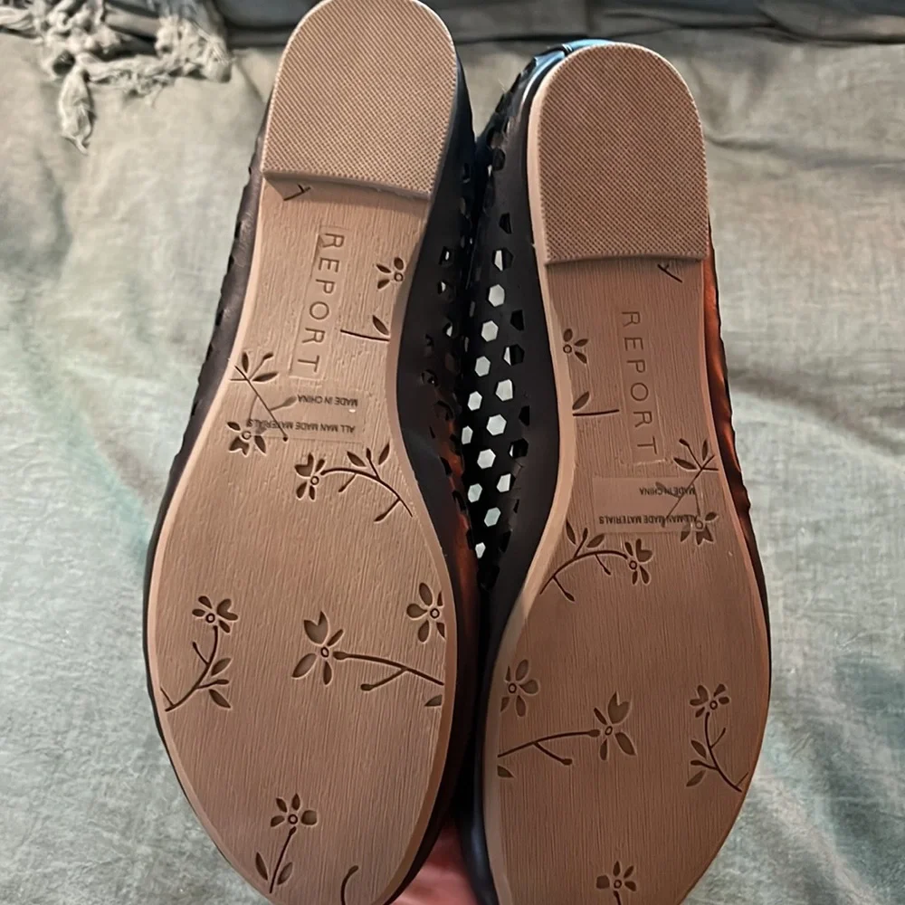 Report Madella Laser Cut Flats in Black Size - Picture 2 of 5